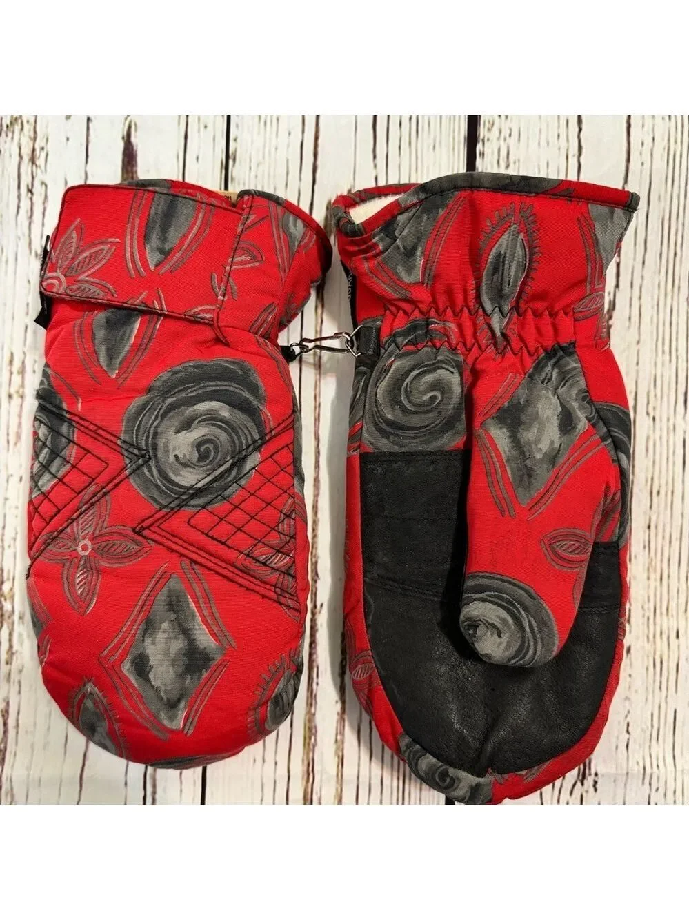 Vintage Nils Red, Gray and Black Patterned Ski Mittens Medium